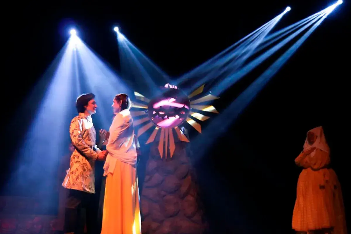 Tejen estudiantes en escena historia de amor invencible