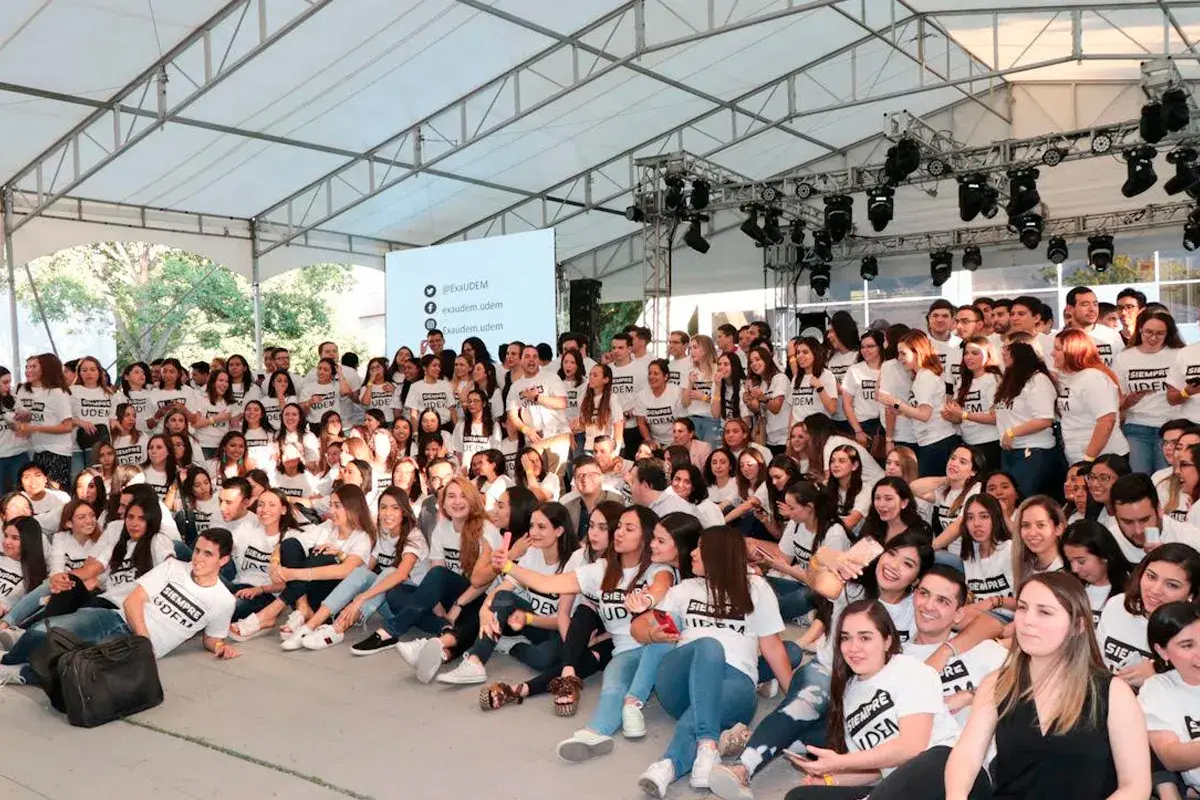 Celebran sus vínculos con su alma mater
