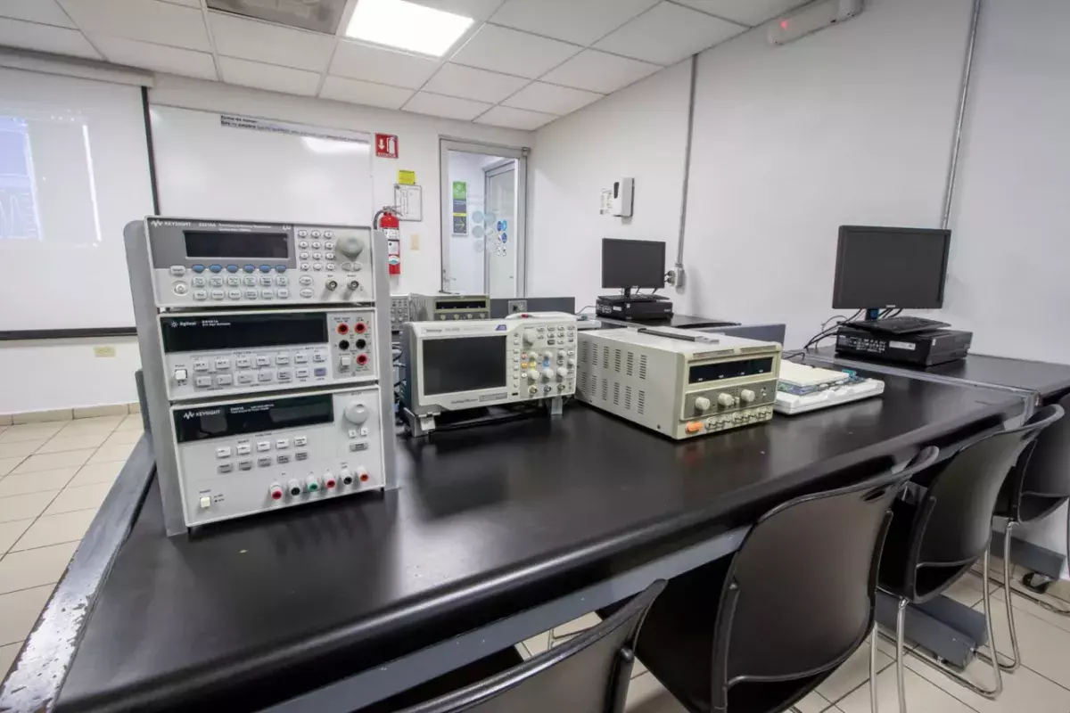 Electronics Laboratory UDEM