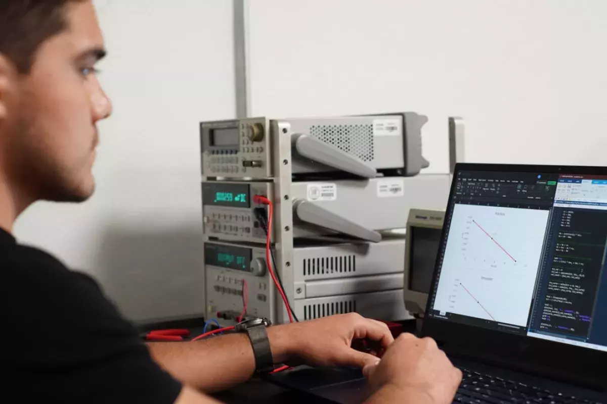 Electronics Laboratory UDEM