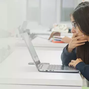 ciencias-de-la-salud-talleres-y-laboratorios-sala-de-telemedicina-y-clinica-a-distancia