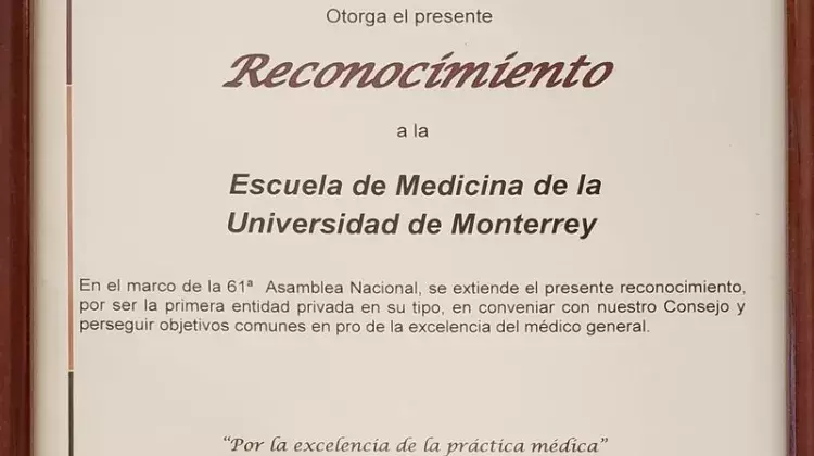 Logro Ciencias de la Salud UDEM