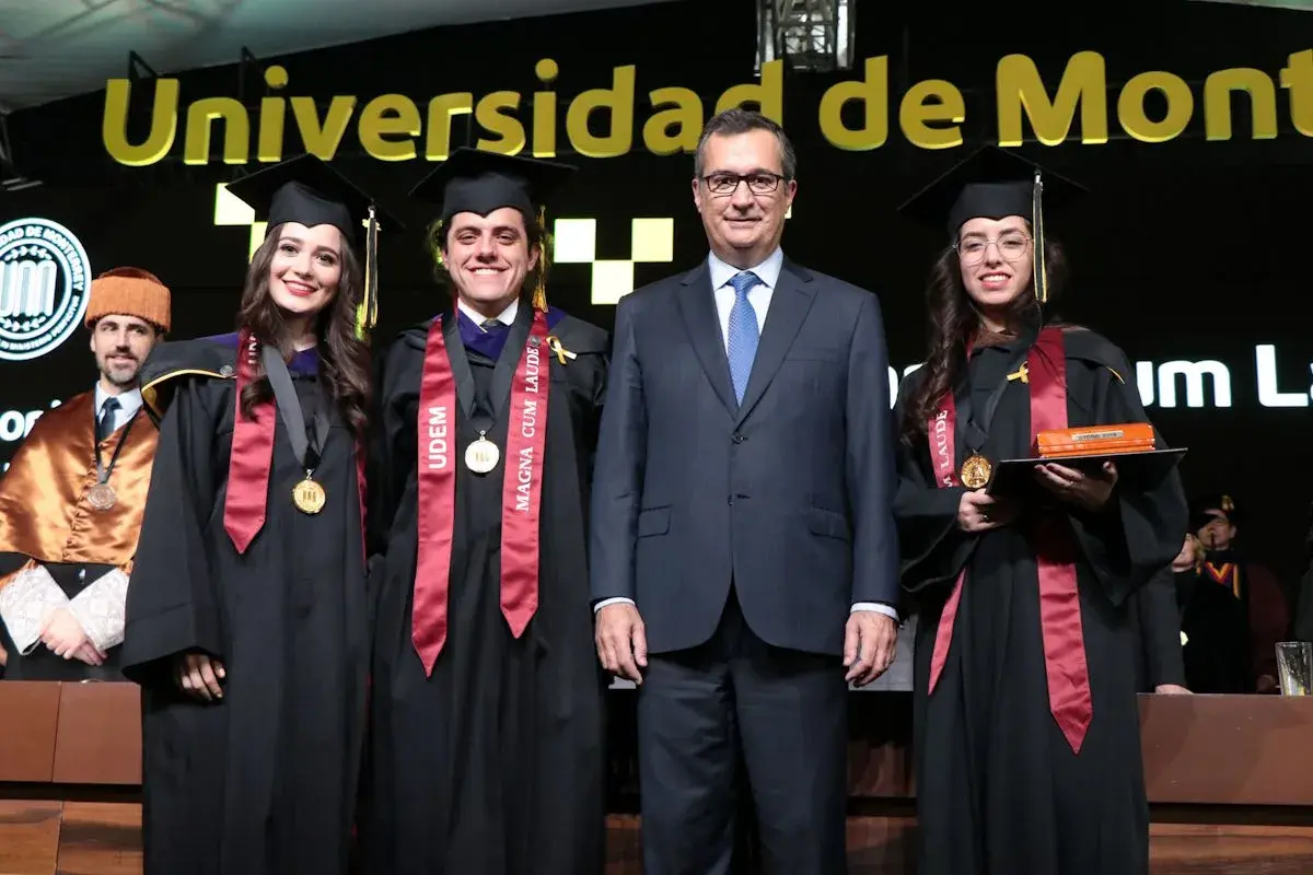 Alumnos summa cum laude