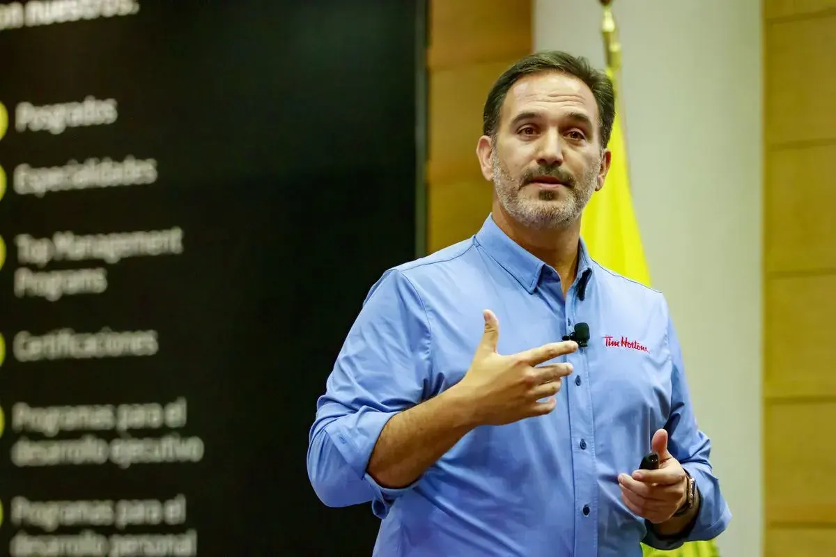 Comparte receta para el éxito profesional | UDEM