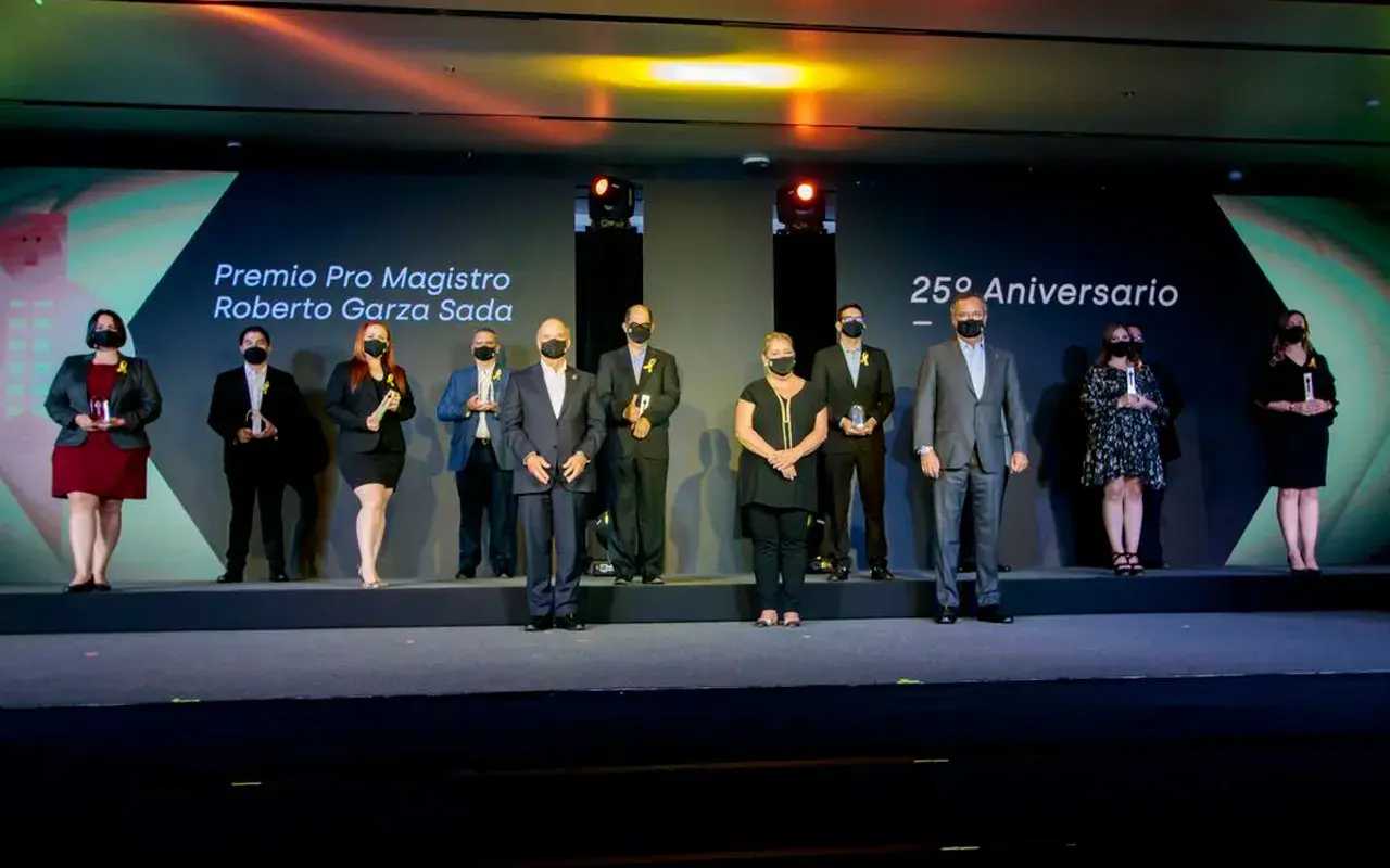 2019 and 2020 Pro Magistro Roberto Garza Sada Award Winners