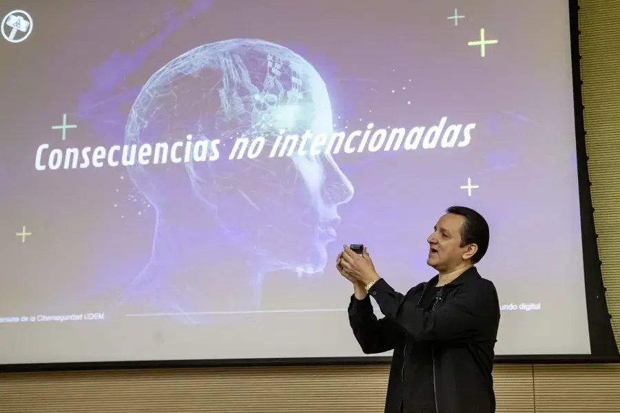 Archivo UDEM